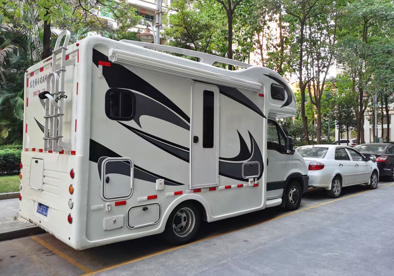 玻璃鋼房車(chē)訂做